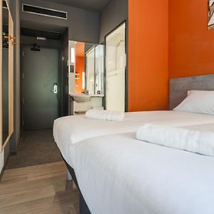 Habitación Estándar con 2 Camas Individuales